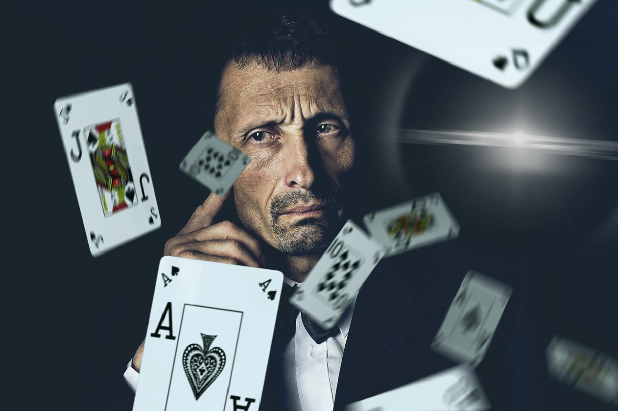 Excellent Tips to Execute Some Tricks When Playing Poker