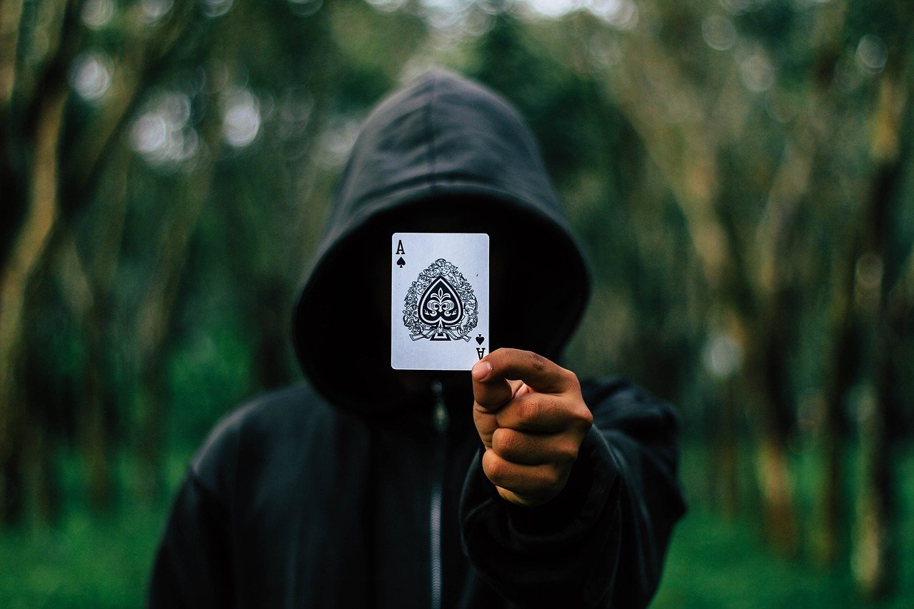Five Card Tricks to Master Before Heading to a Casino