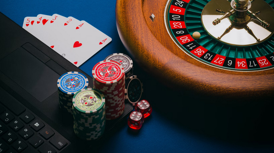 Online Gambling: 4 Essential Tips for Safeguarding Your Personal Information